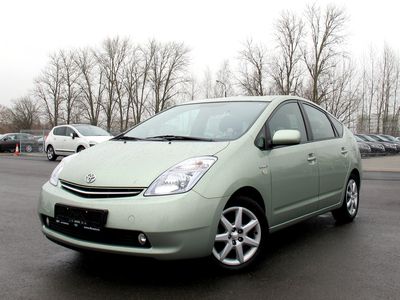 Автостекла Toyota Prius NHW20 c установкой в Москве